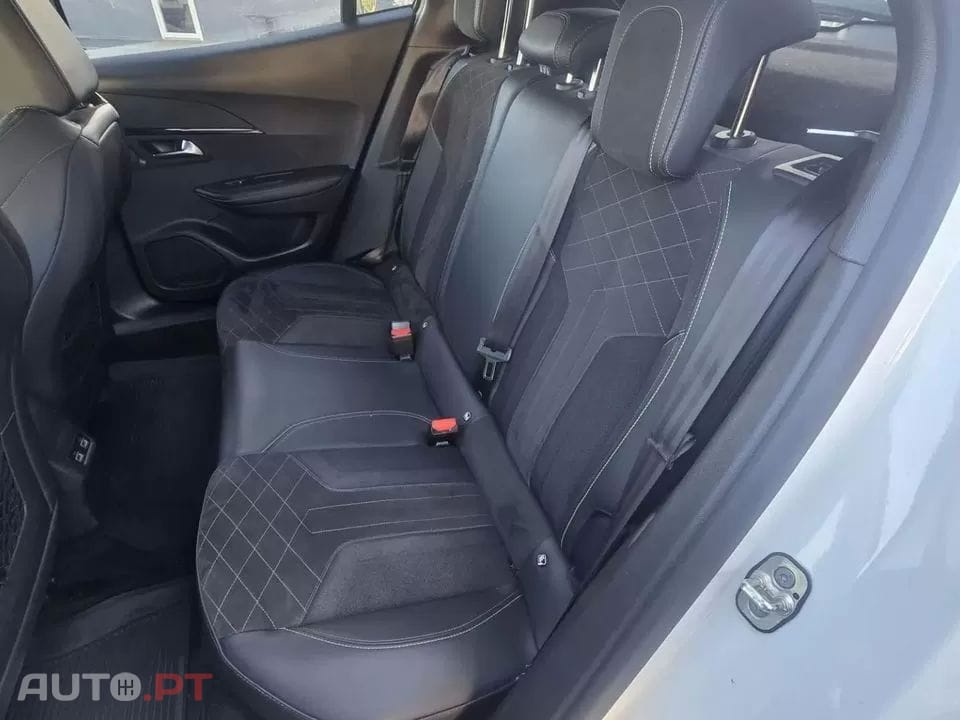 Peugeot E-2008 GT Pack