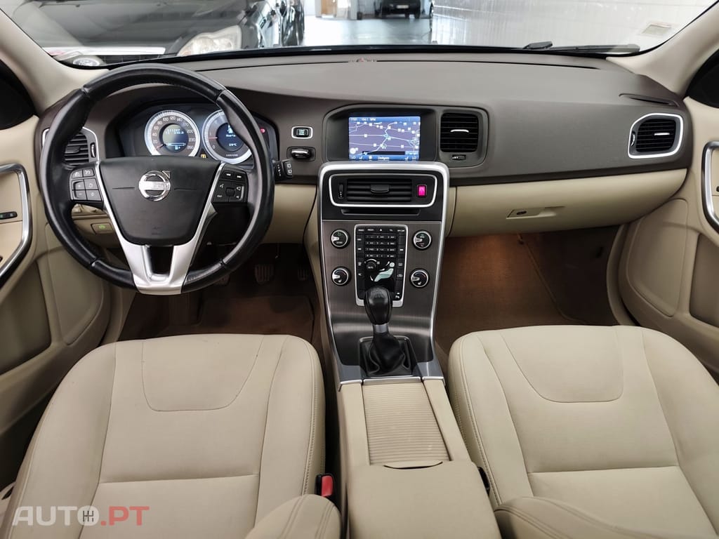Volvo V60 2.0 D4 Momentum