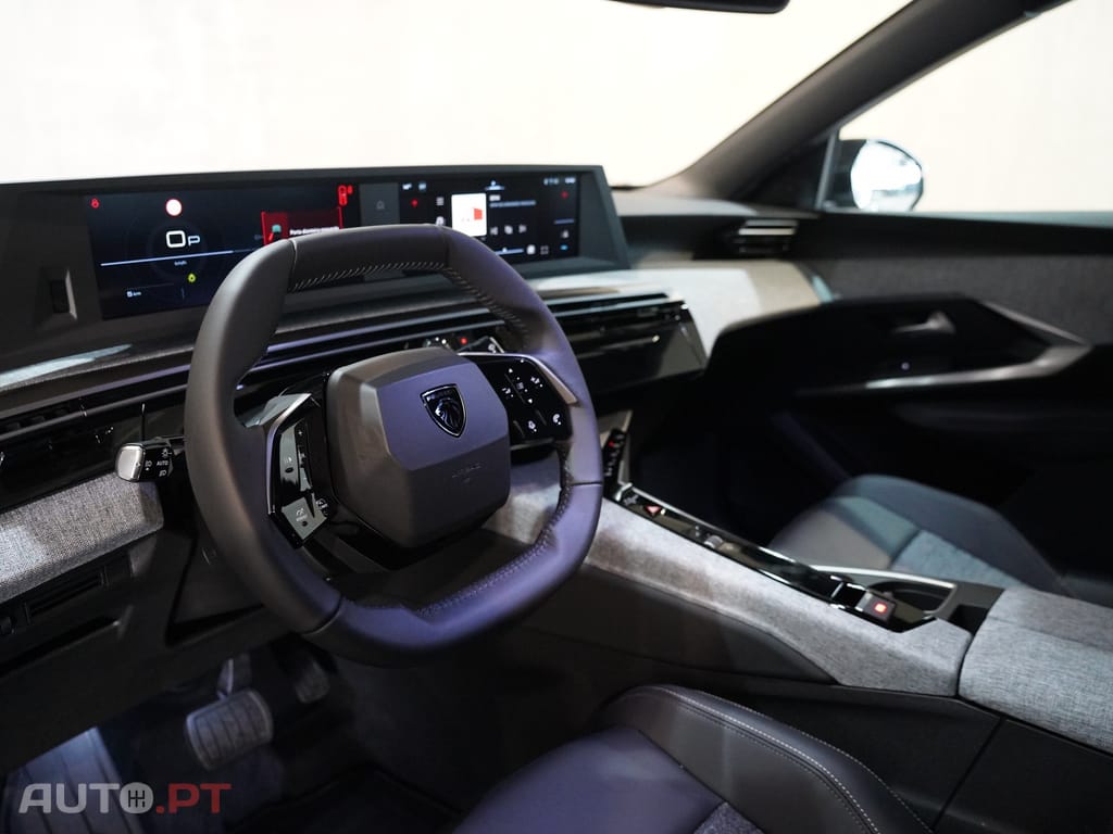 Peugeot 3008 1.2 Hybrid Allure e-DCS6