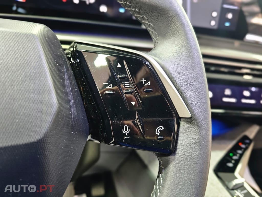 Peugeot 3008 1.2 Hybrid Allure e-DCS6