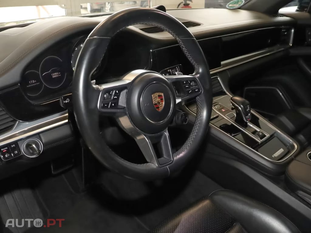 Porsche Panamera 4 E-Hybrid