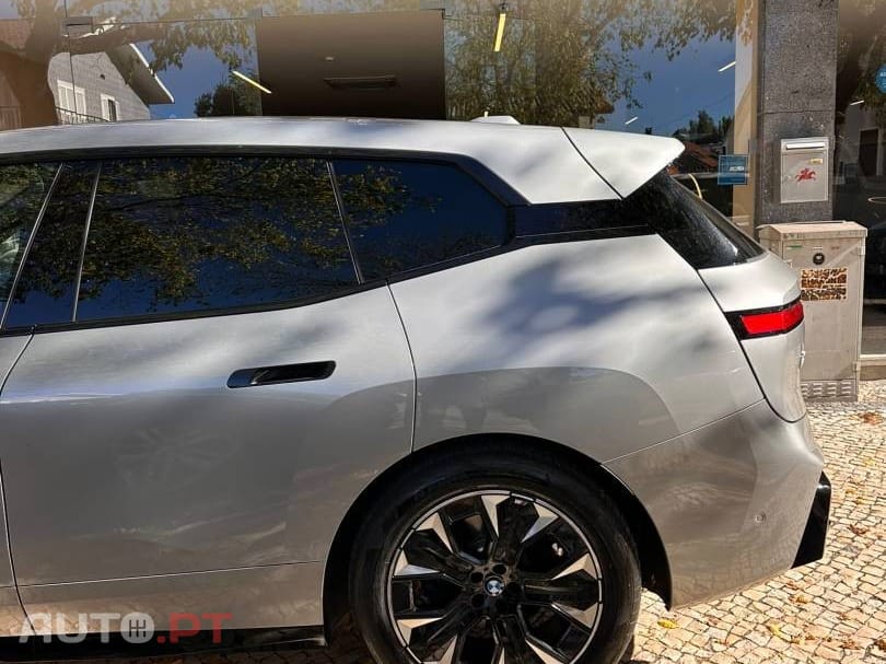 BMW iX xDrive 45 Pack Desportivo
