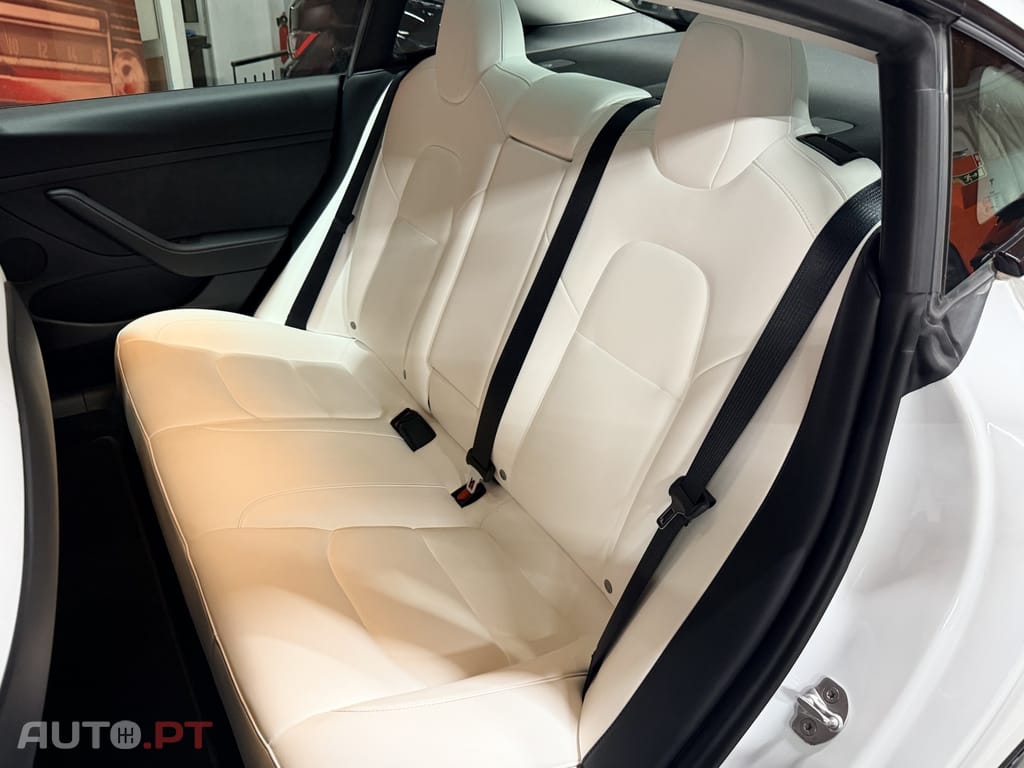 Tesla Model 3 Tração Traseira