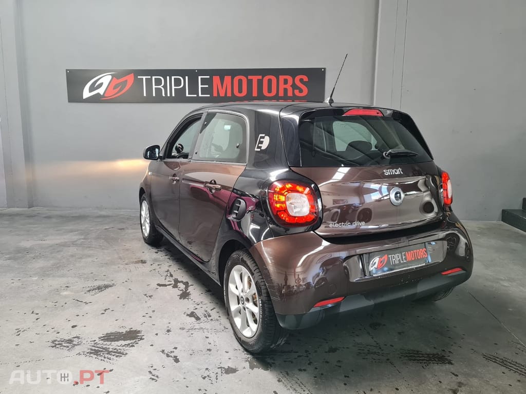 Smart ForFour Outro