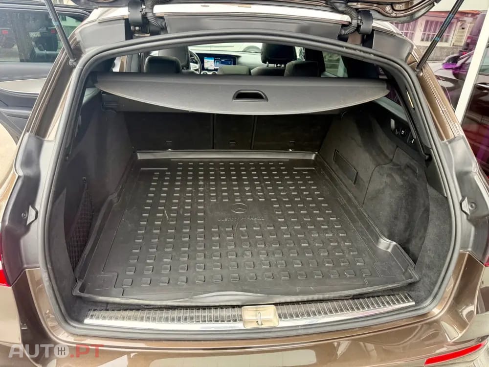 Mercedes-Benz E 220 d AMG Line