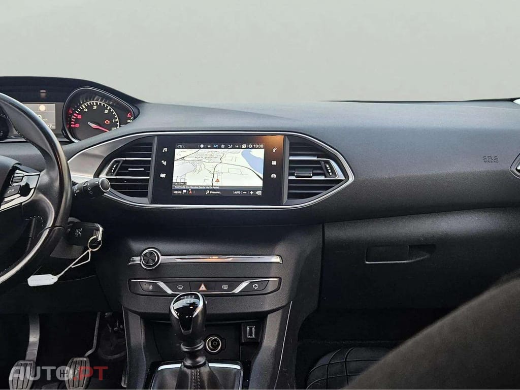 Peugeot 308 1.5 BlueHDi Business Line