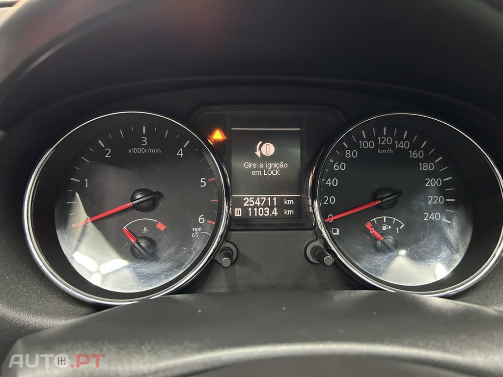 Nissan Qashqai +2 2.0 dCi Tekna Pele Preto — fotografia 17