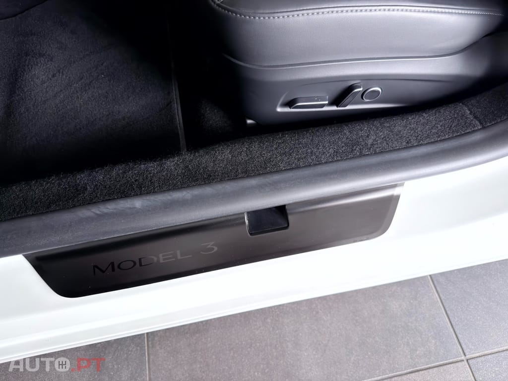 Tesla Model 3 Tração Traseira