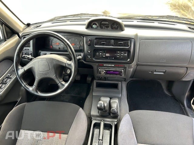 Mitsubishi L200 Strakar 2.5 4X4