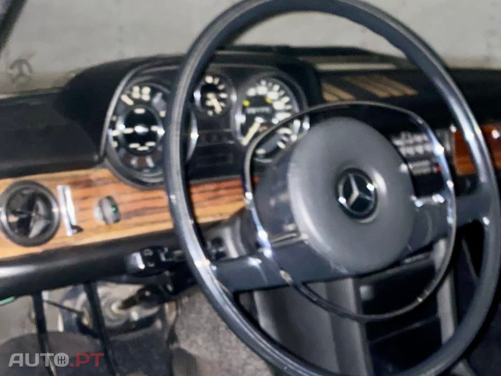Mercedes-Benz 250 CE