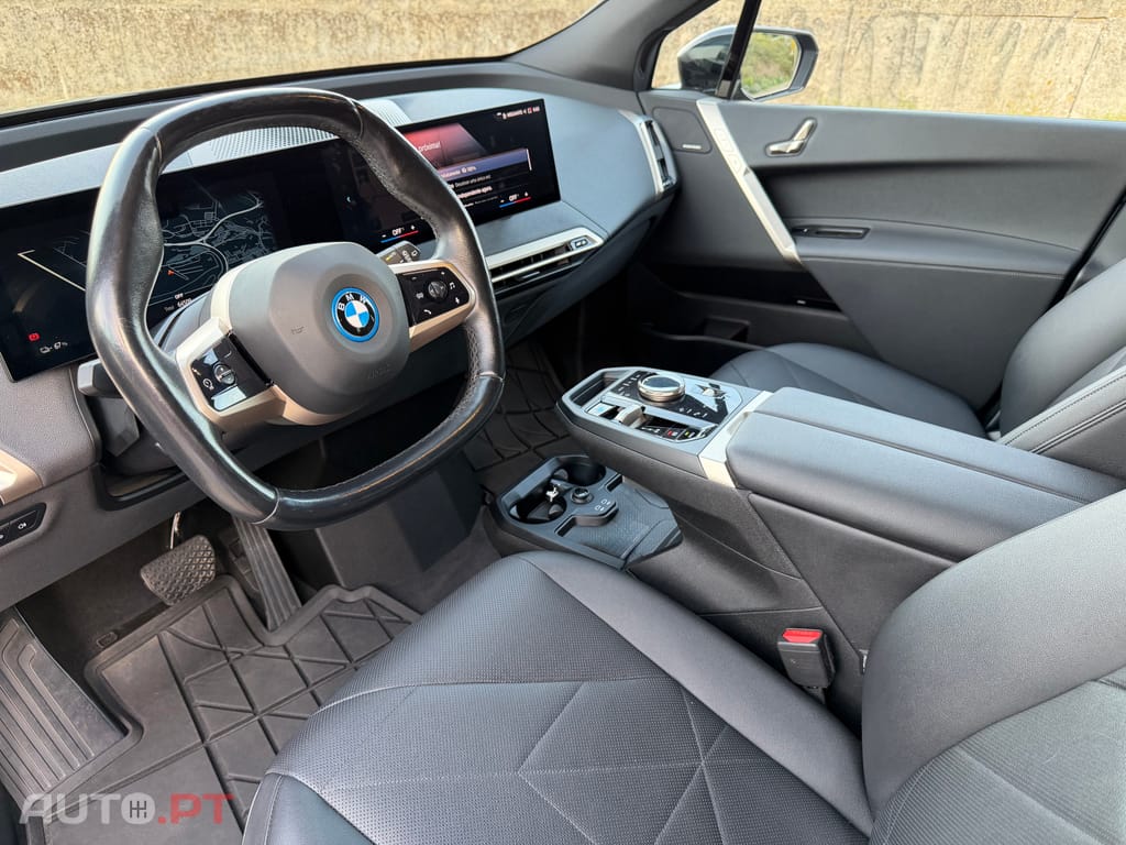 BMW iX xDrive 40 Pack Desportivo