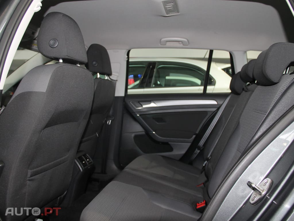 Volkswagen Golf 1.6 TDI Confortline