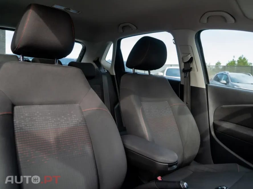Volkswagen Polo 1.0 Confortline