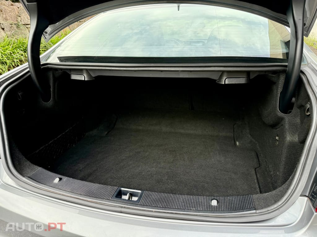 Mercedes-Benz E 250 BlueTEC Auto
