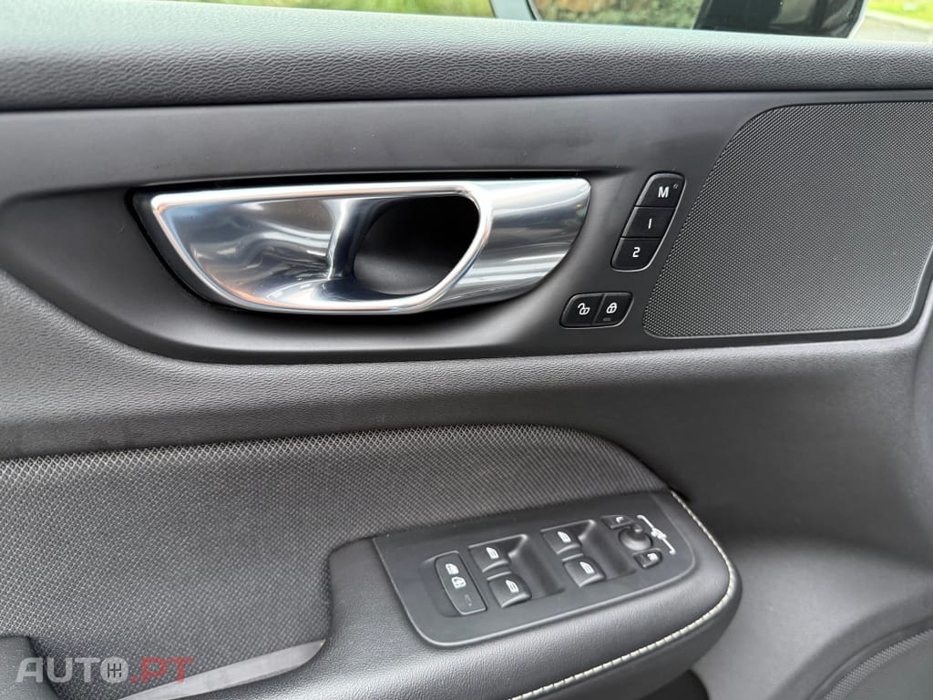 Volvo V60 2.0 D4 R-Design Geartronic