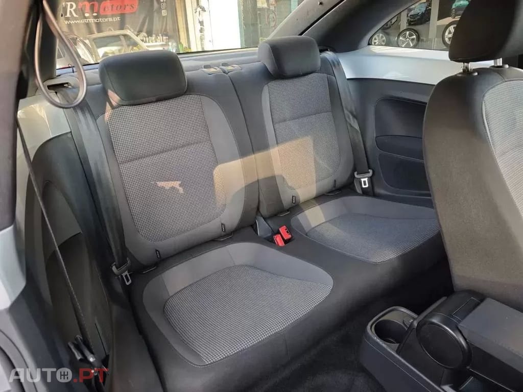 Volkswagen Beetle 1.6 TDi Design