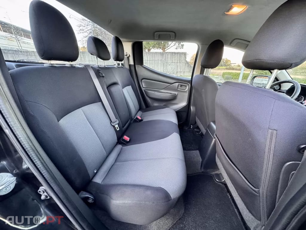 Mitsubishi L200  2.4 DI-D CD Invite 2WD