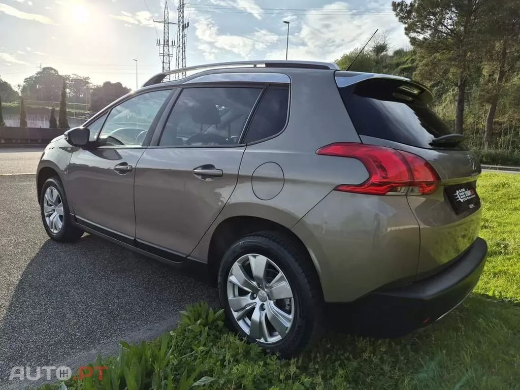 Peugeot 2008 1.2 PureTech Style