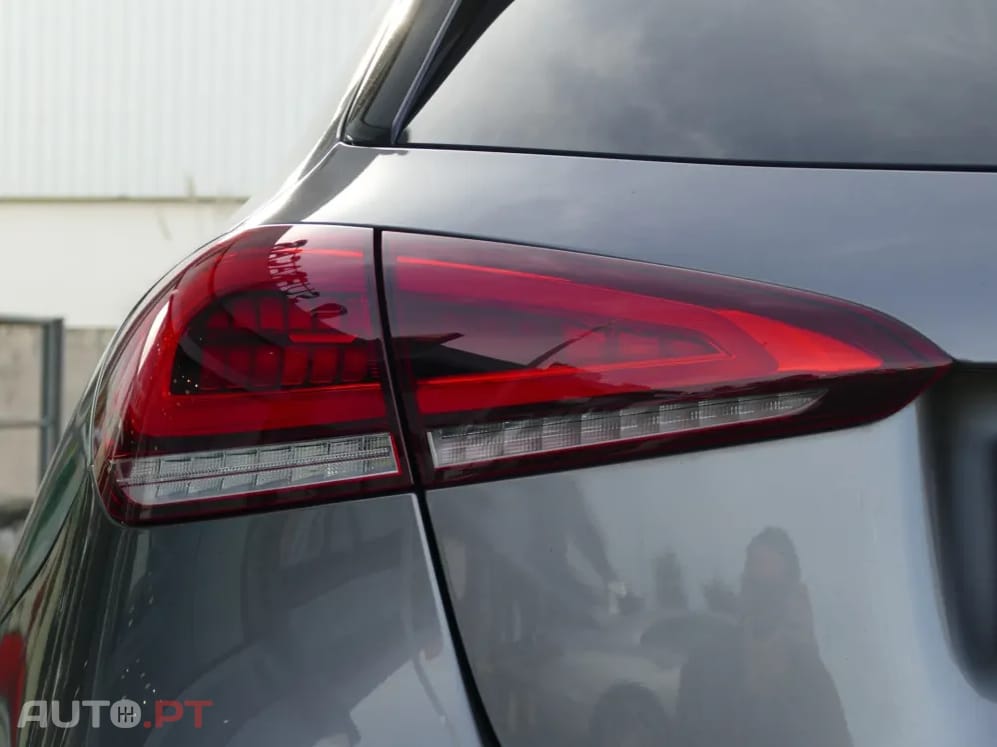 Mercedes-Benz A 250 e AMG Line