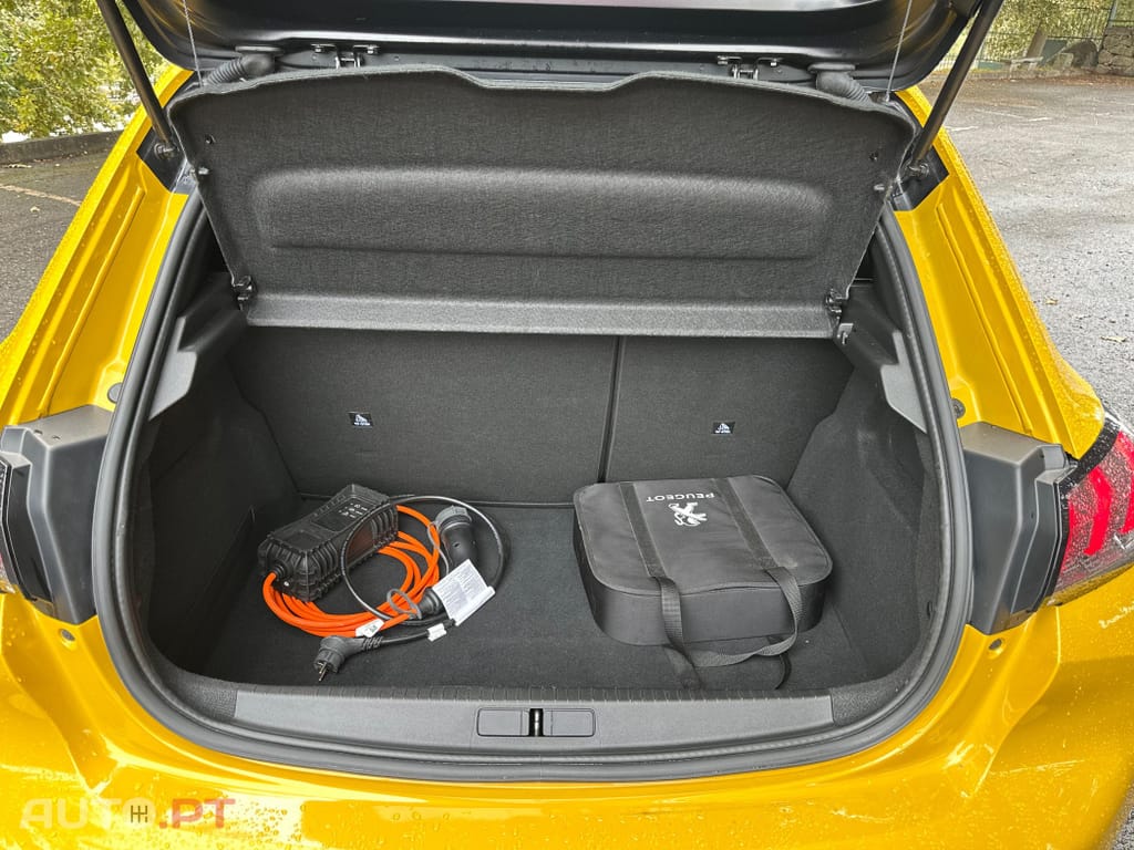 Peugeot E-208 50 kWh GT Pack