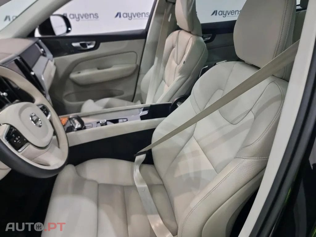Volvo XC60 2.0 T6 PHEV Ultimate Dark AWD