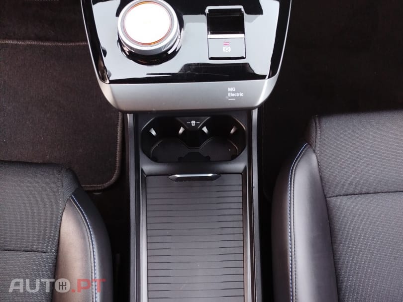 MG MG4 64 kWh Luxury