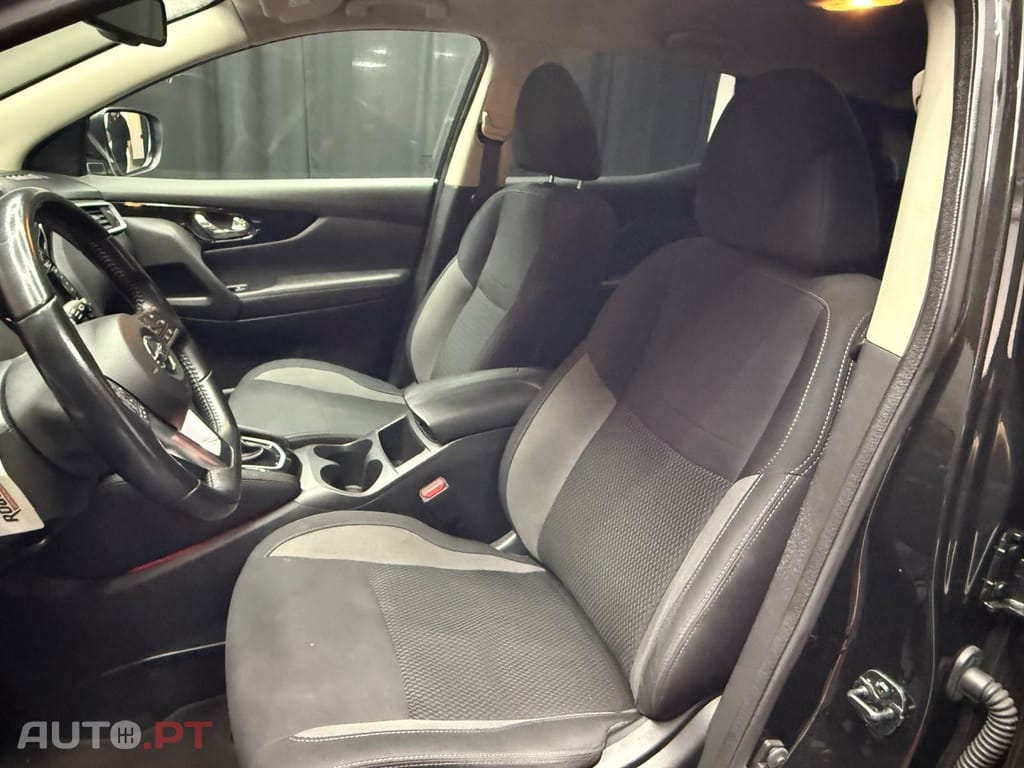 Nissan Qashqai 1.5 dCi N-Connecta J17 DCT