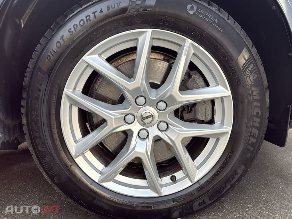 Volvo XC60 2.0 T8 PHEV Momentum Plus AWD