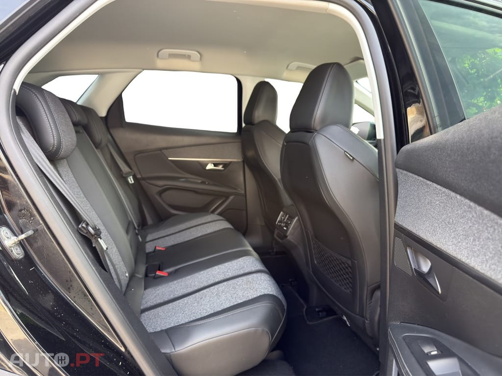 Peugeot 3008 PureTech 130 Stop & Start GPF EAT8 Allure