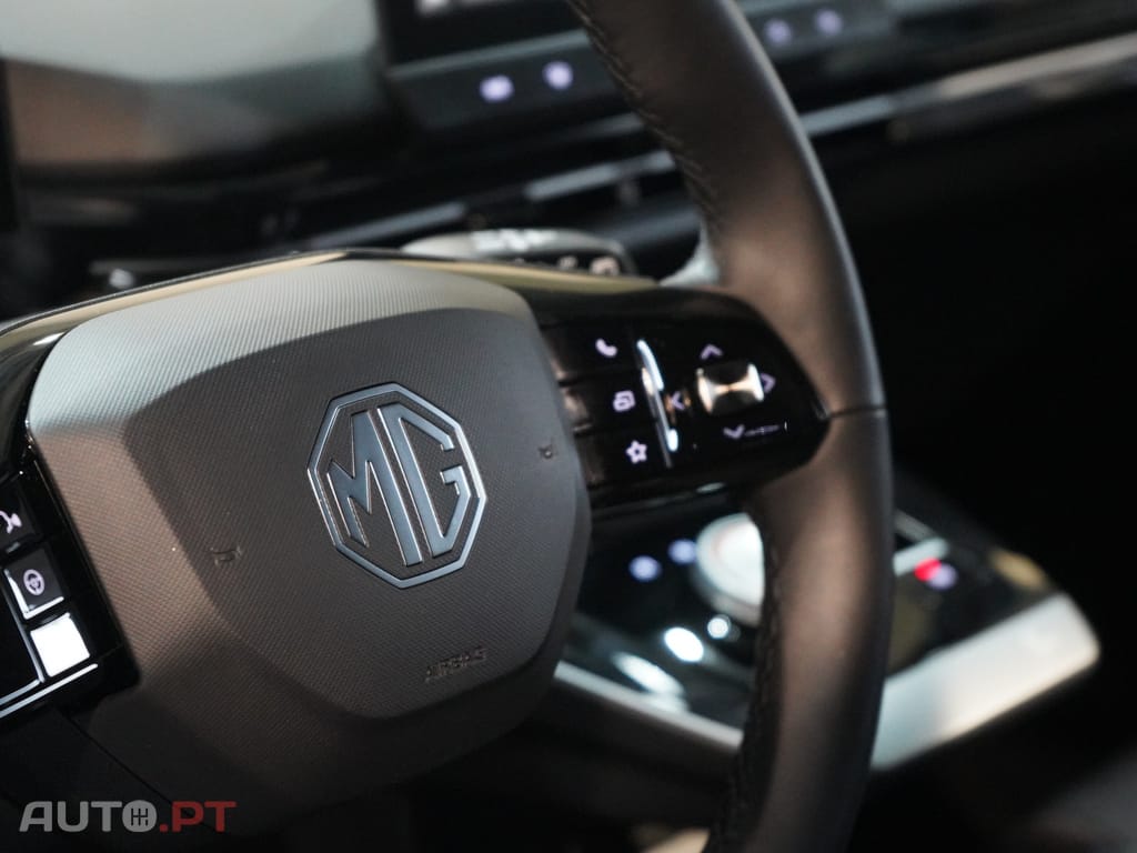 MG MG4 64 kWh Luxury