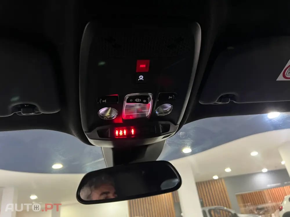 Peugeot 2008 1.2 Hybrid Allure e-DCS6