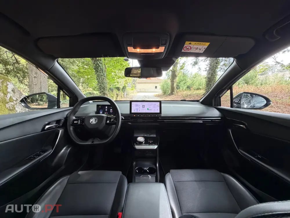 MG MG4 77 kWh Extended Range Luxury