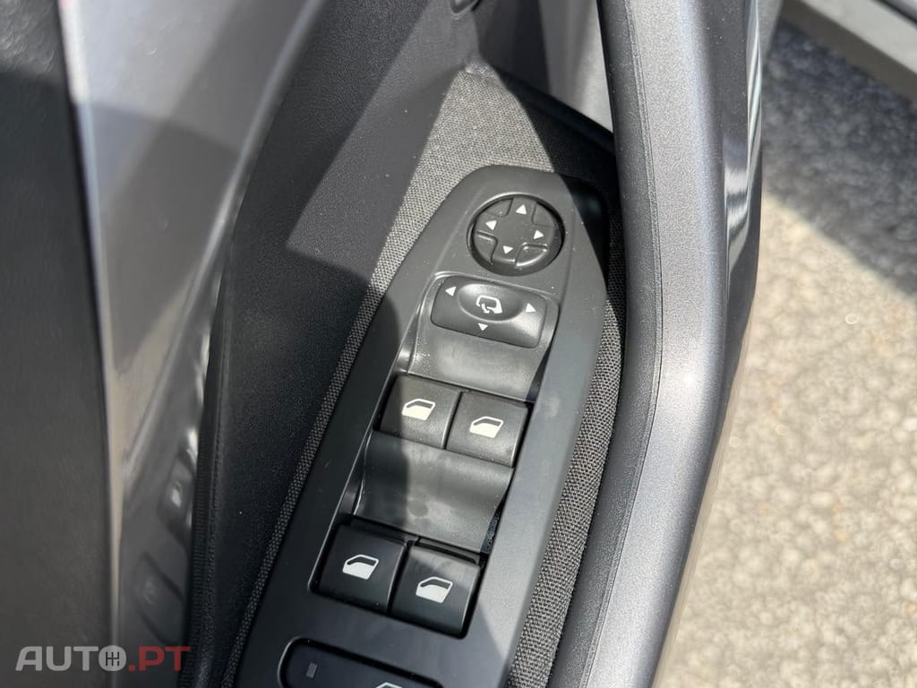 Peugeot 2008 1.6 BlueHDi Allure