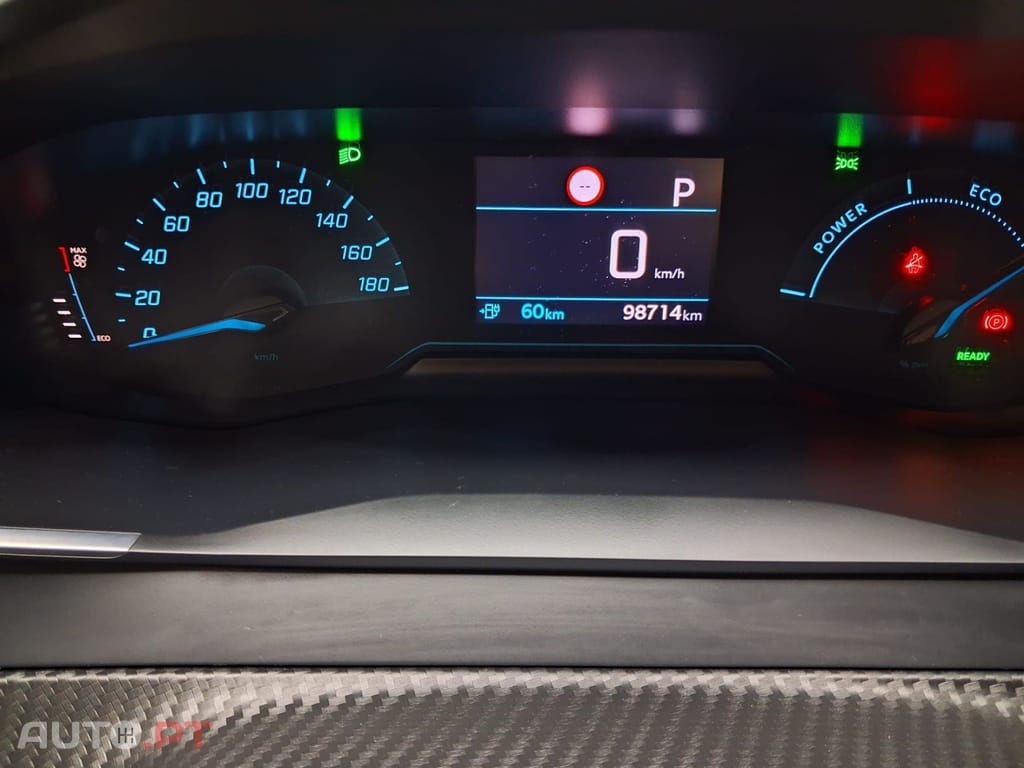 Peugeot E-208 50 kWh Allure Pack