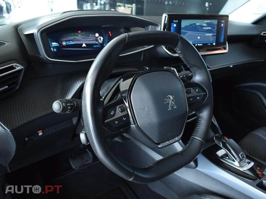 Peugeot 2008 1.5 BlueHDi Allure EAT8