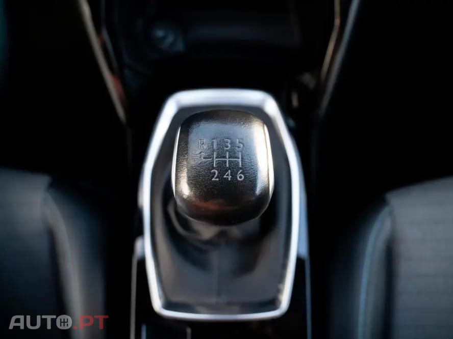 Peugeot 2008 1.2 PureTech Allure