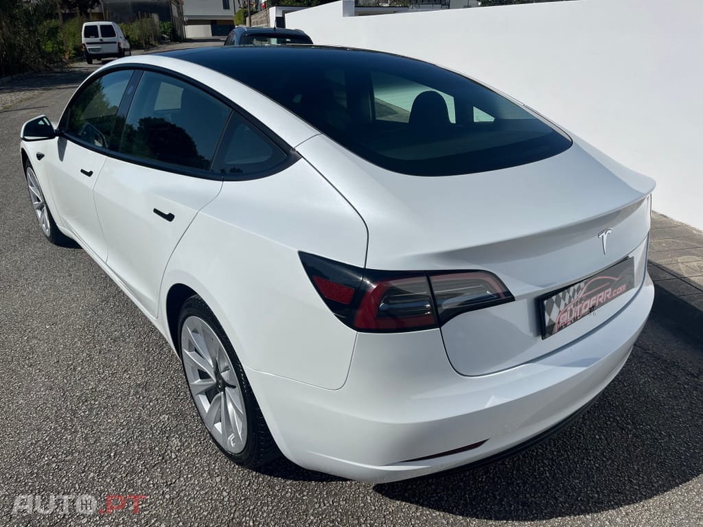 Tesla Model 3 Standard Range Plus RWD