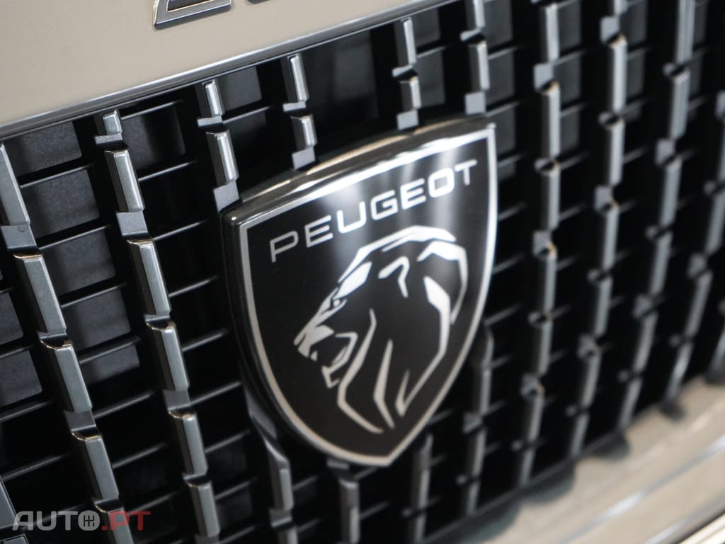 Peugeot 2008 1.2 Hybrid Allure e-DCS6