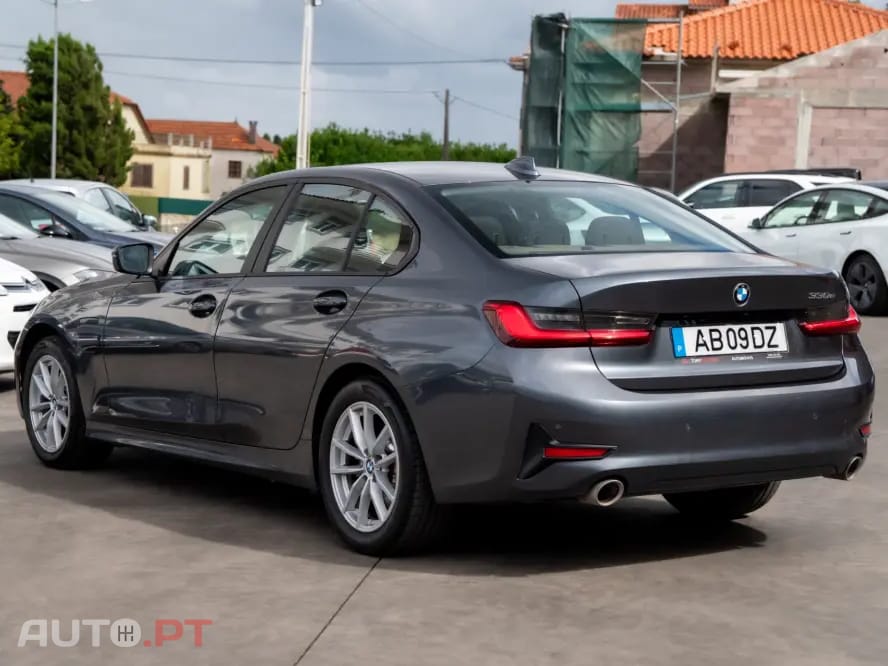 BMW 330 e Corporate Edition Auto — fotografia 7