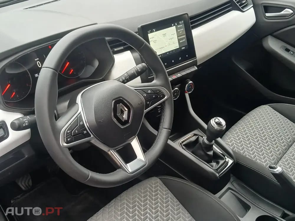 Renault Clio Outro