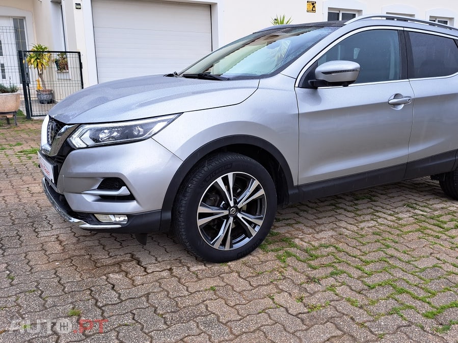 Nissan Qashqai 1.5 dCi N-Connecta J18+Led