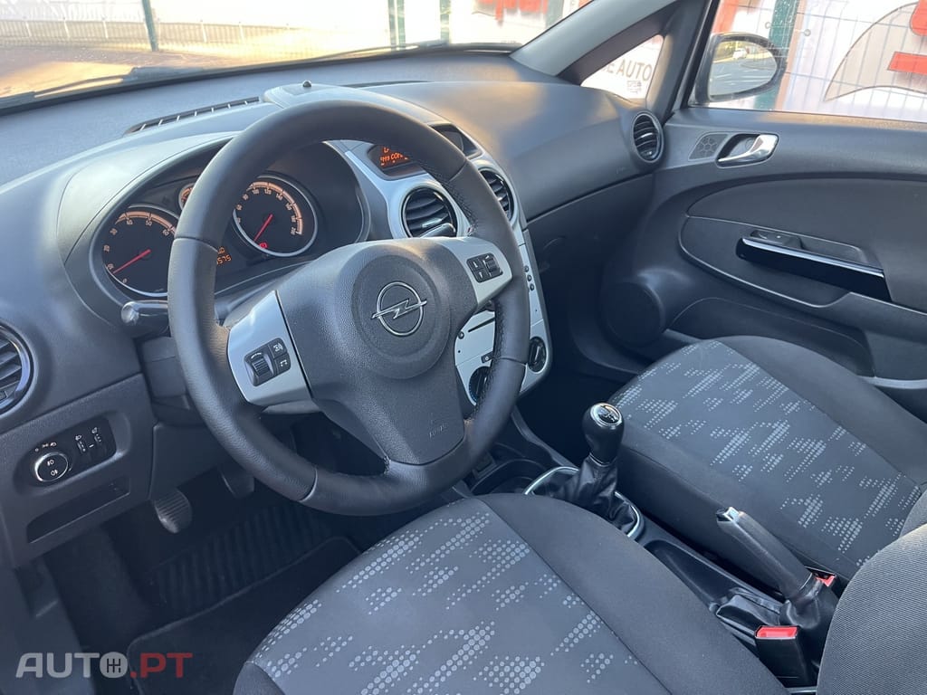 Opel Corsa 1.2 Enjoy