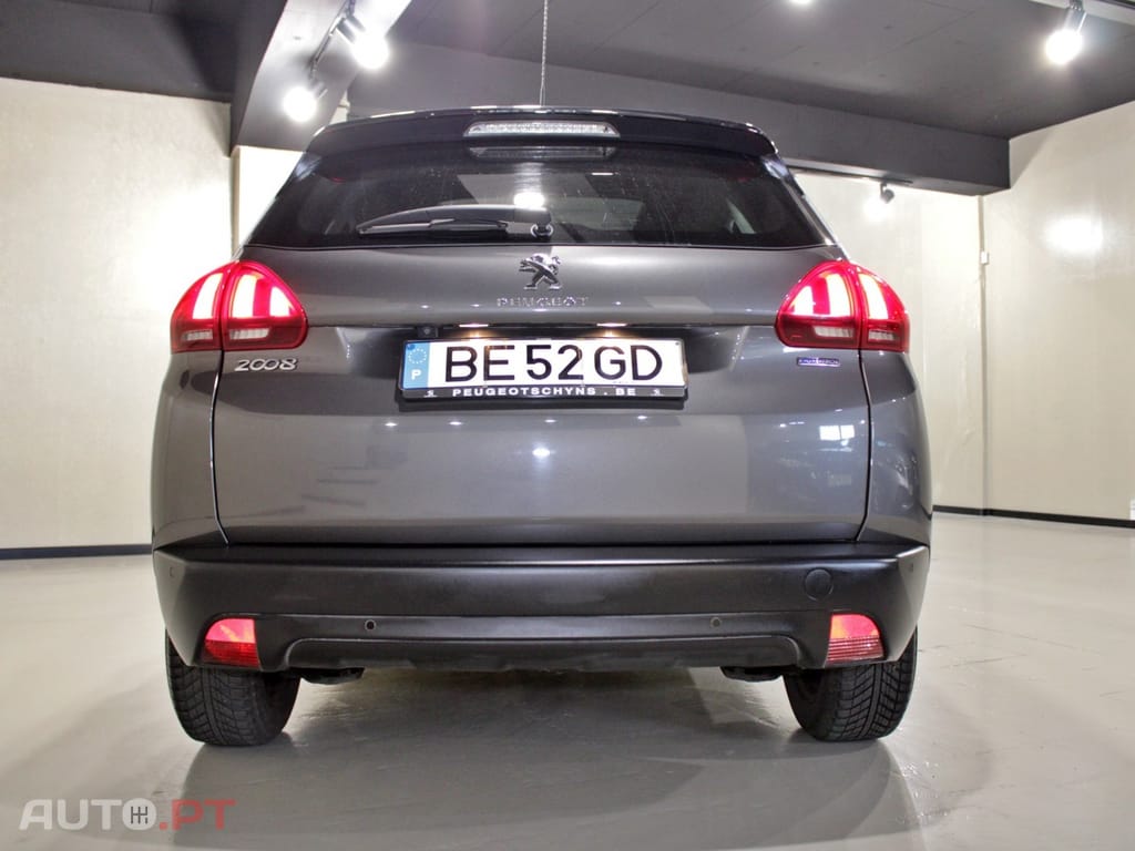 Peugeot 2008 1.2 PureTech Style EAT6