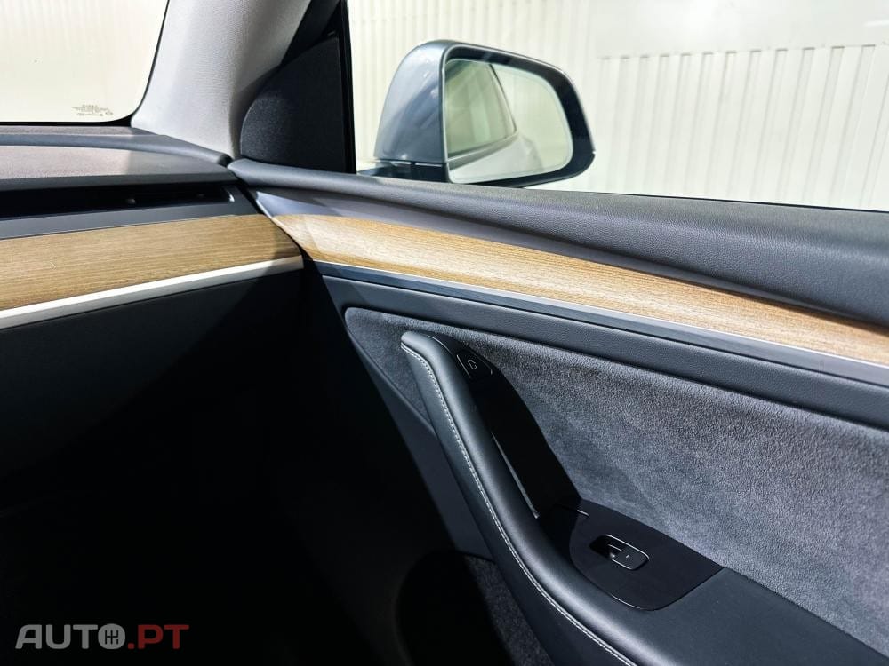 Tesla Model Y Long Range Dual Motor AWD