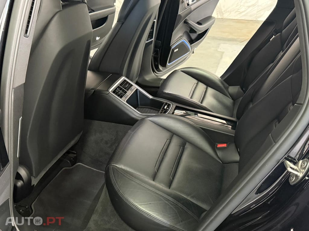 Porsche Panamera 4 E-Hybrid Plug-in