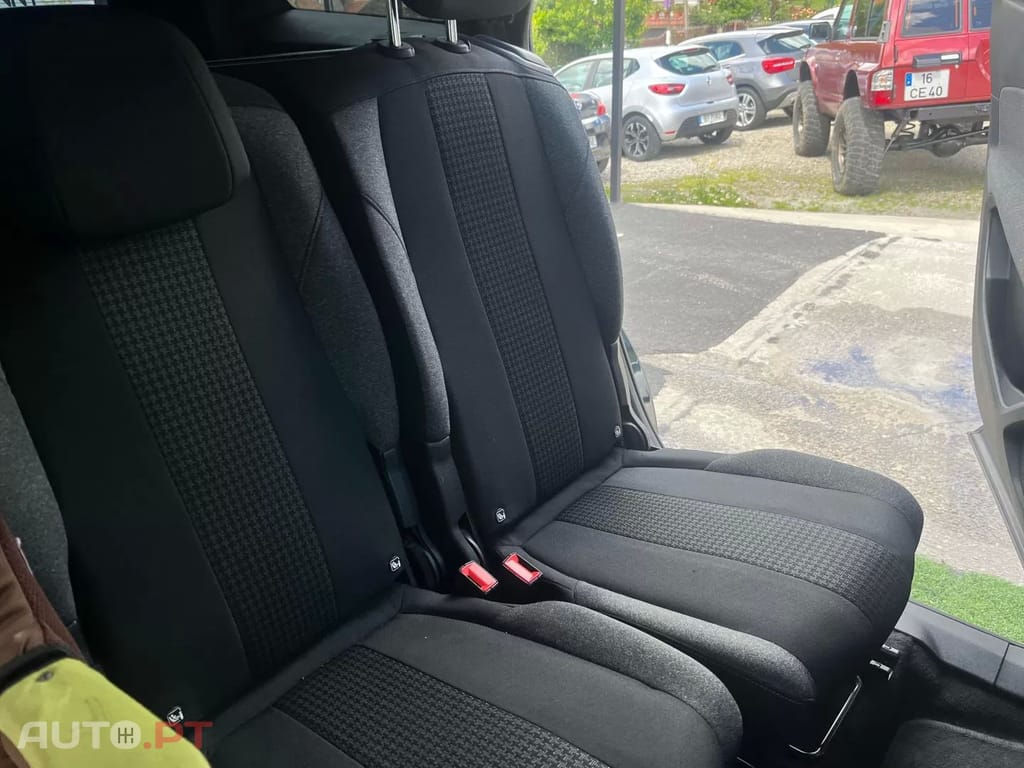Peugeot 5008 1.5 BlueHDi Allure Pack
