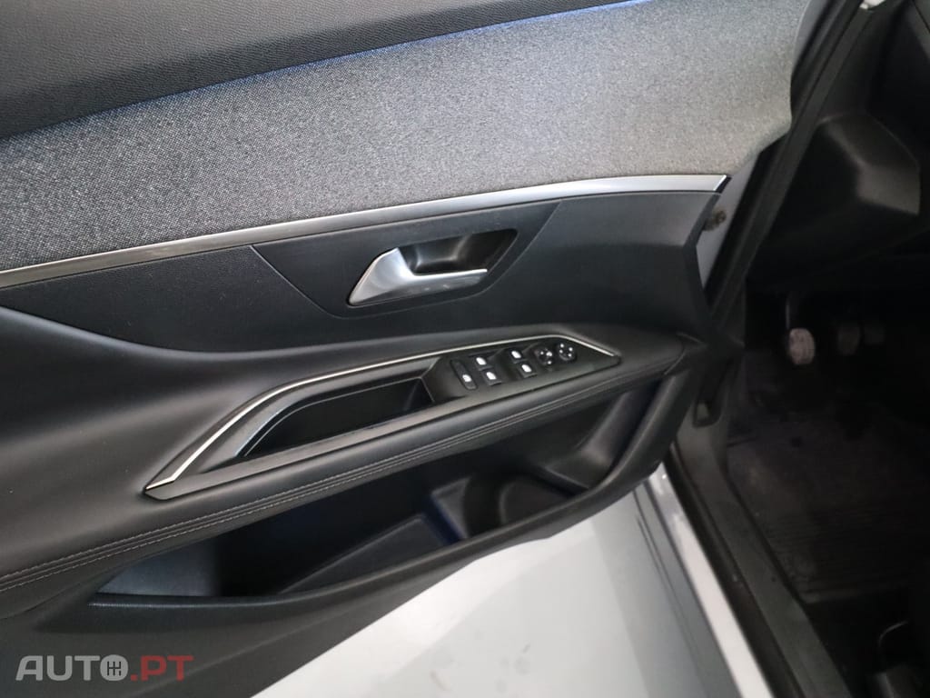 Peugeot 3008 1.5 BlueHDi Allure