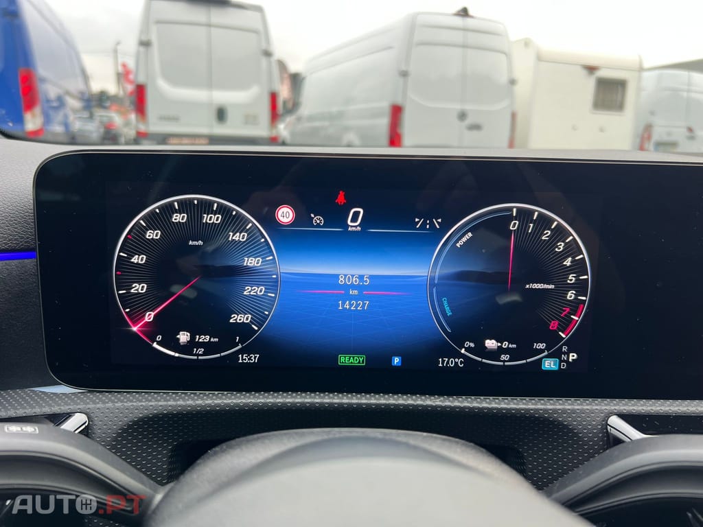 Mercedes-Benz A 250 e AMG Line