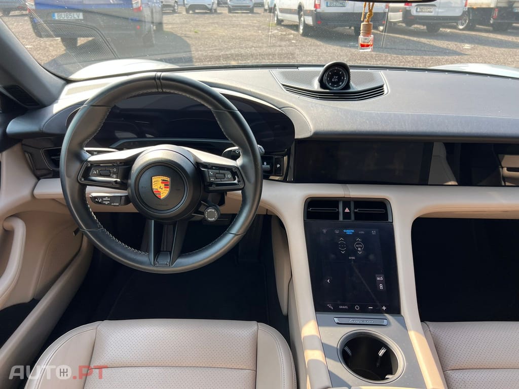 Porsche Taycan CT 4