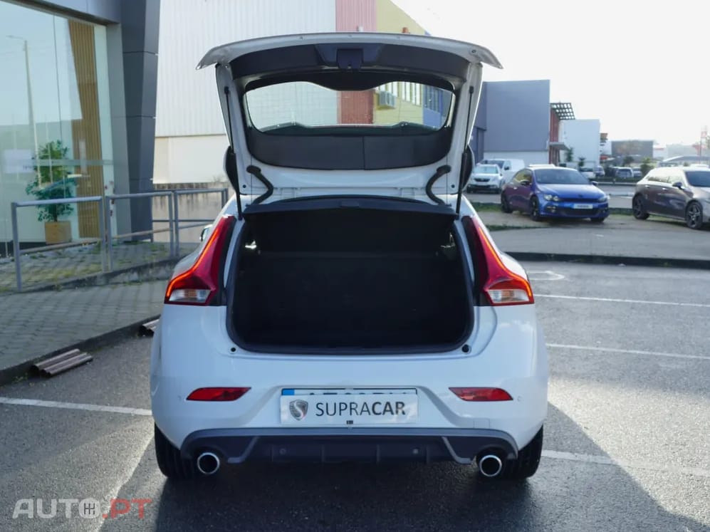 Volvo V40 2.0 D2 R-Design